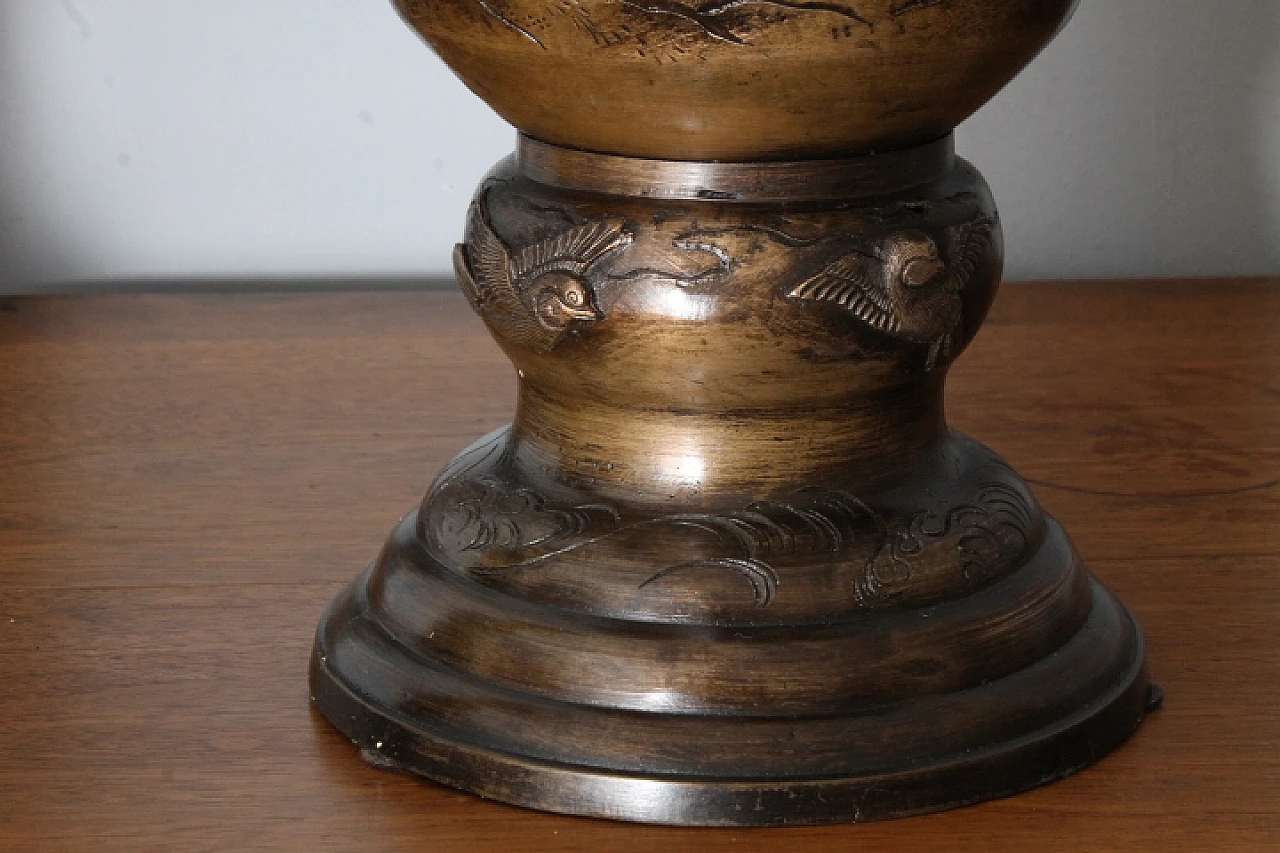 Pair of Japanese bronze vases, late 19th century 7