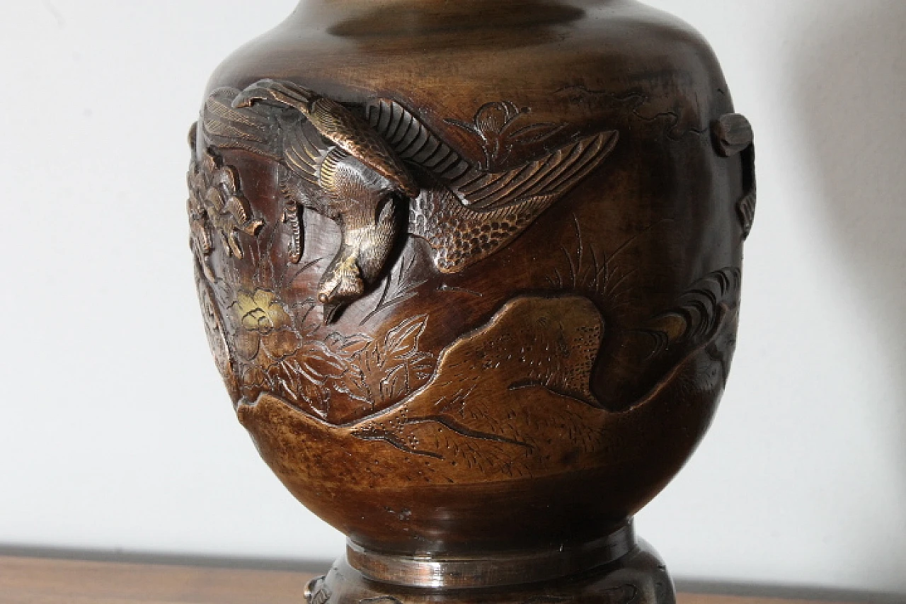 Pair of Japanese bronze vases, late 19th century 8