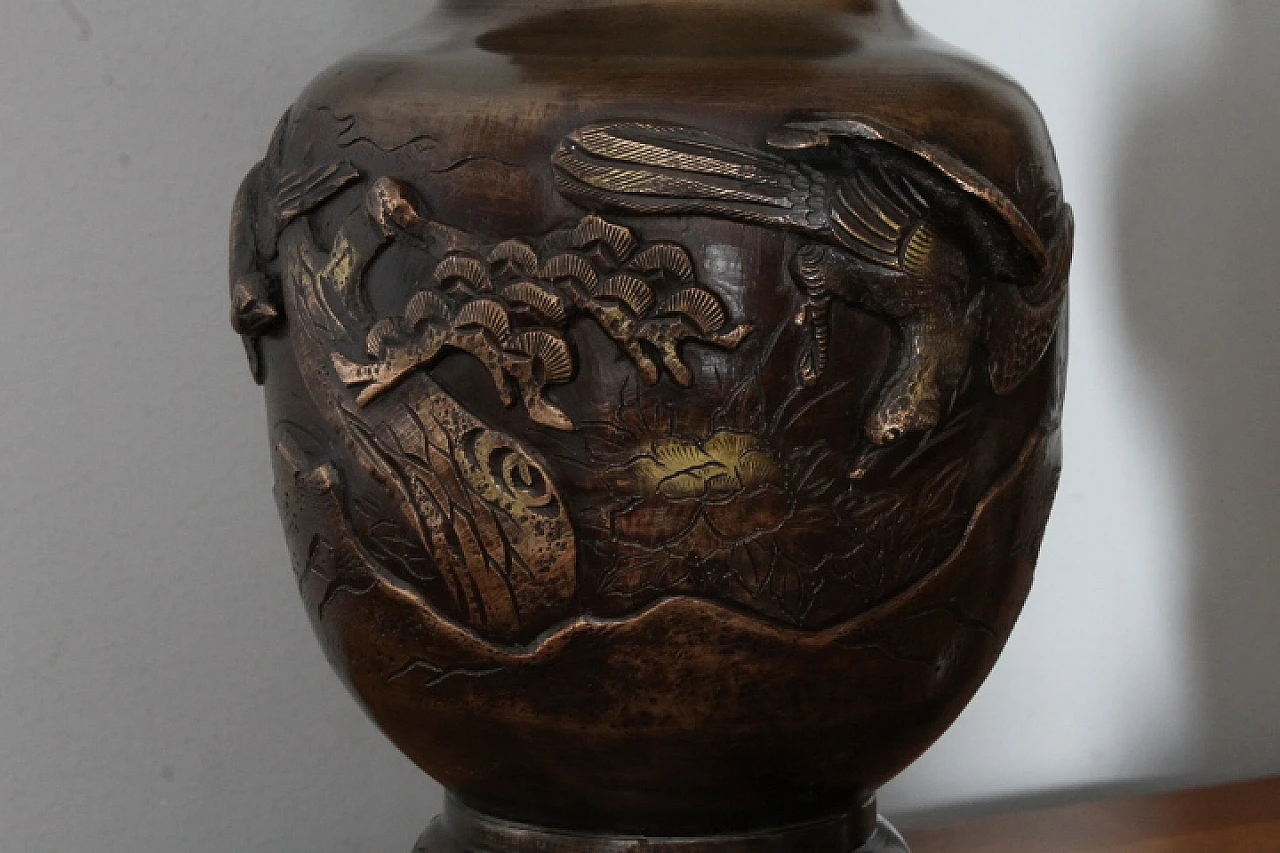 Pair of Japanese bronze vases, late 19th century 10