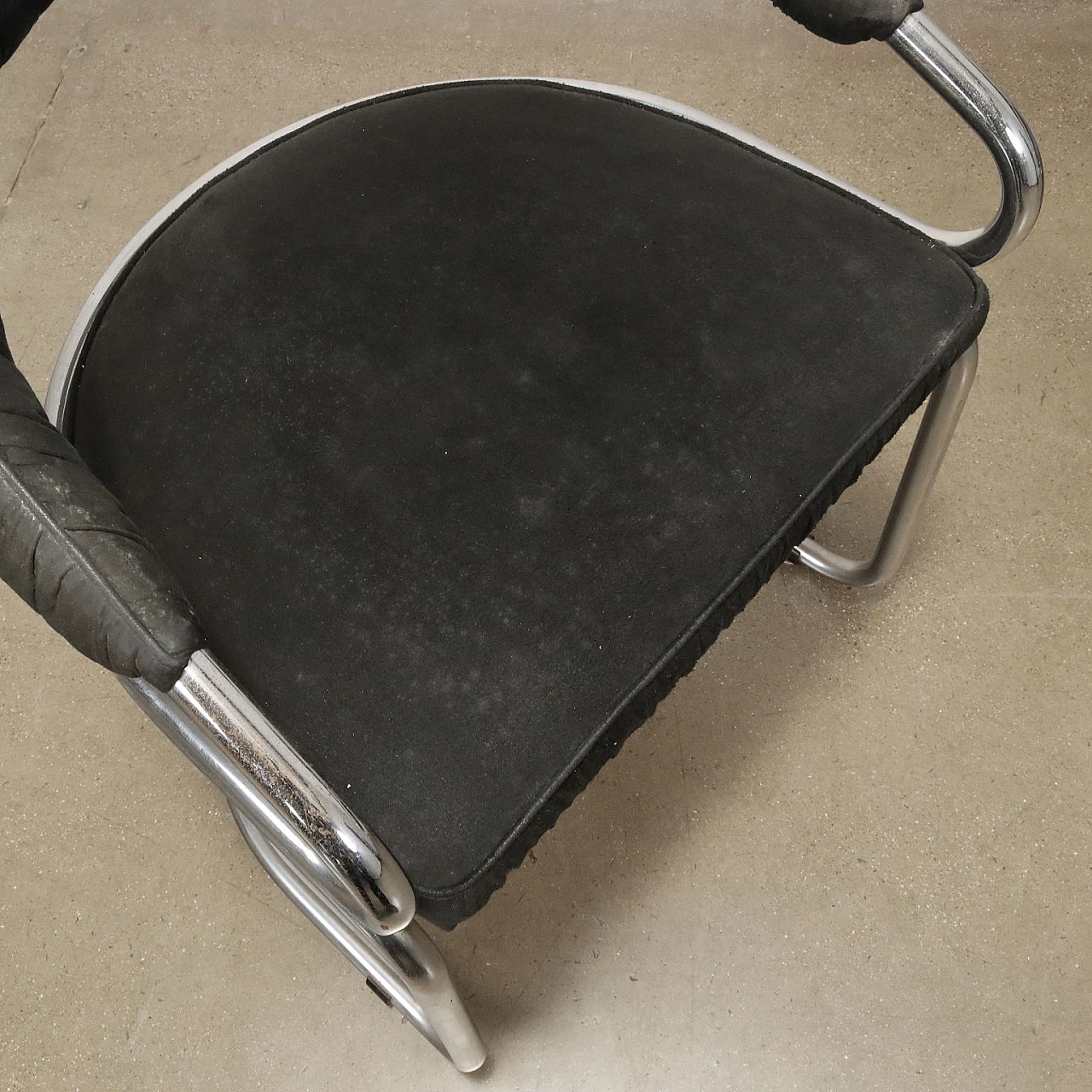 6 Chairs with black fabric upholstery and chrome tubing, 1960s 6