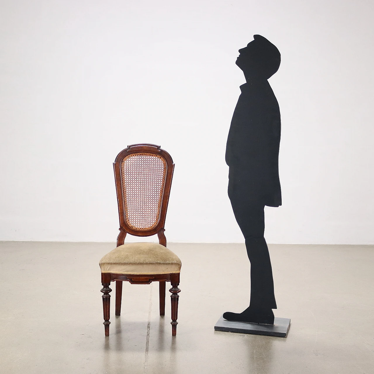 4 Sedie Umbertine in noce con schienale incannucciato, fine '800 2