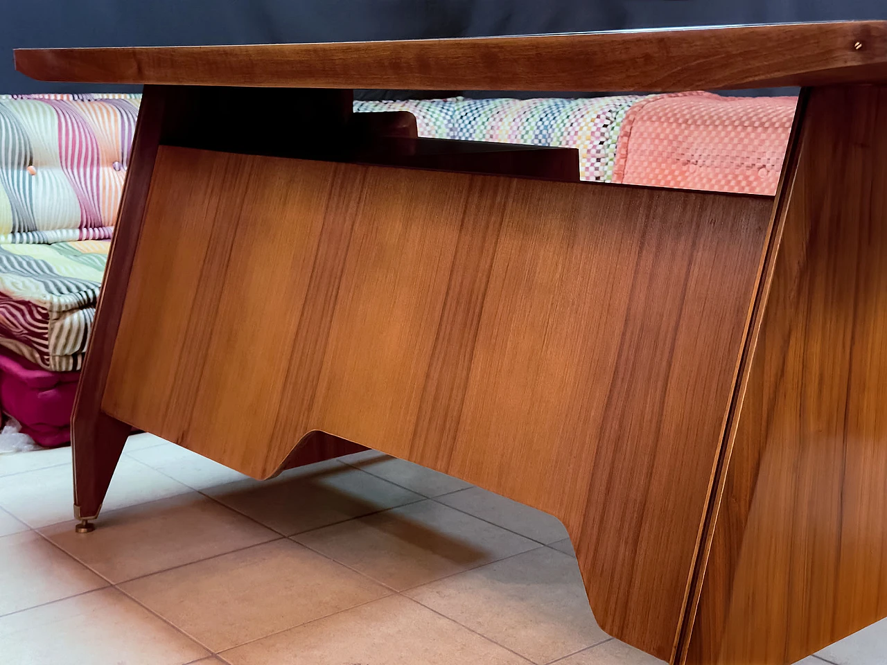Teak and glass desk by Vittorio Dassi, 1950s 19