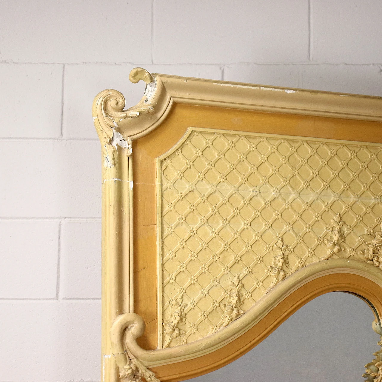 Specchio stile Neoclassico in stucco intagliato e laccato 4