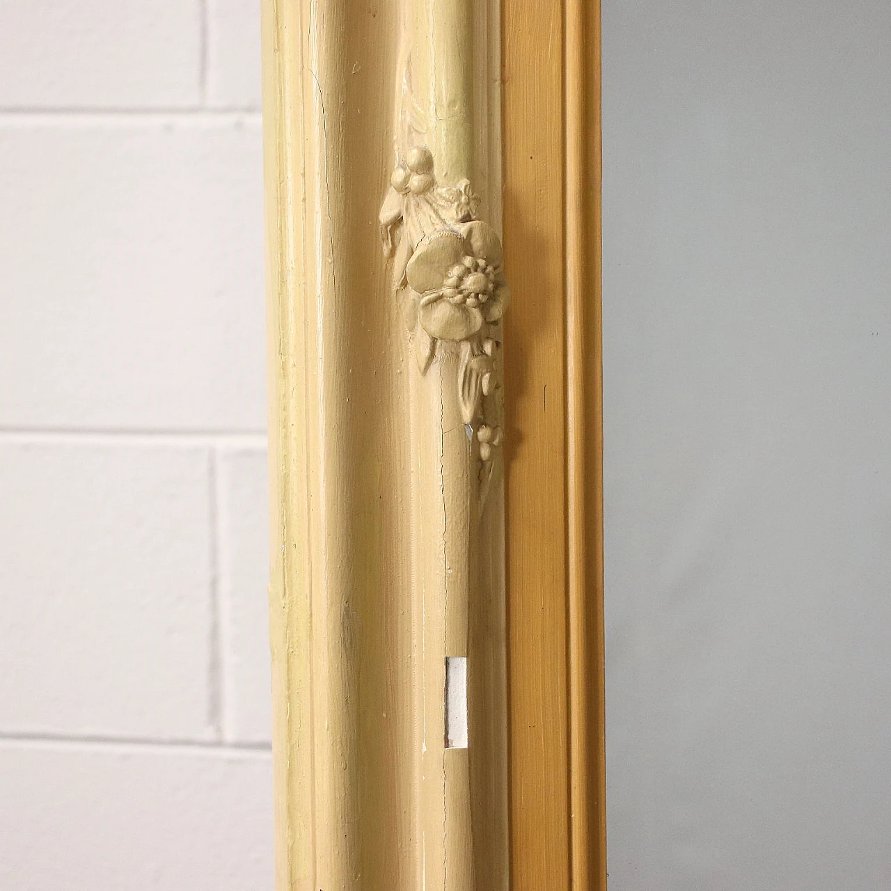 Specchio stile Neoclassico in stucco intagliato e laccato 10