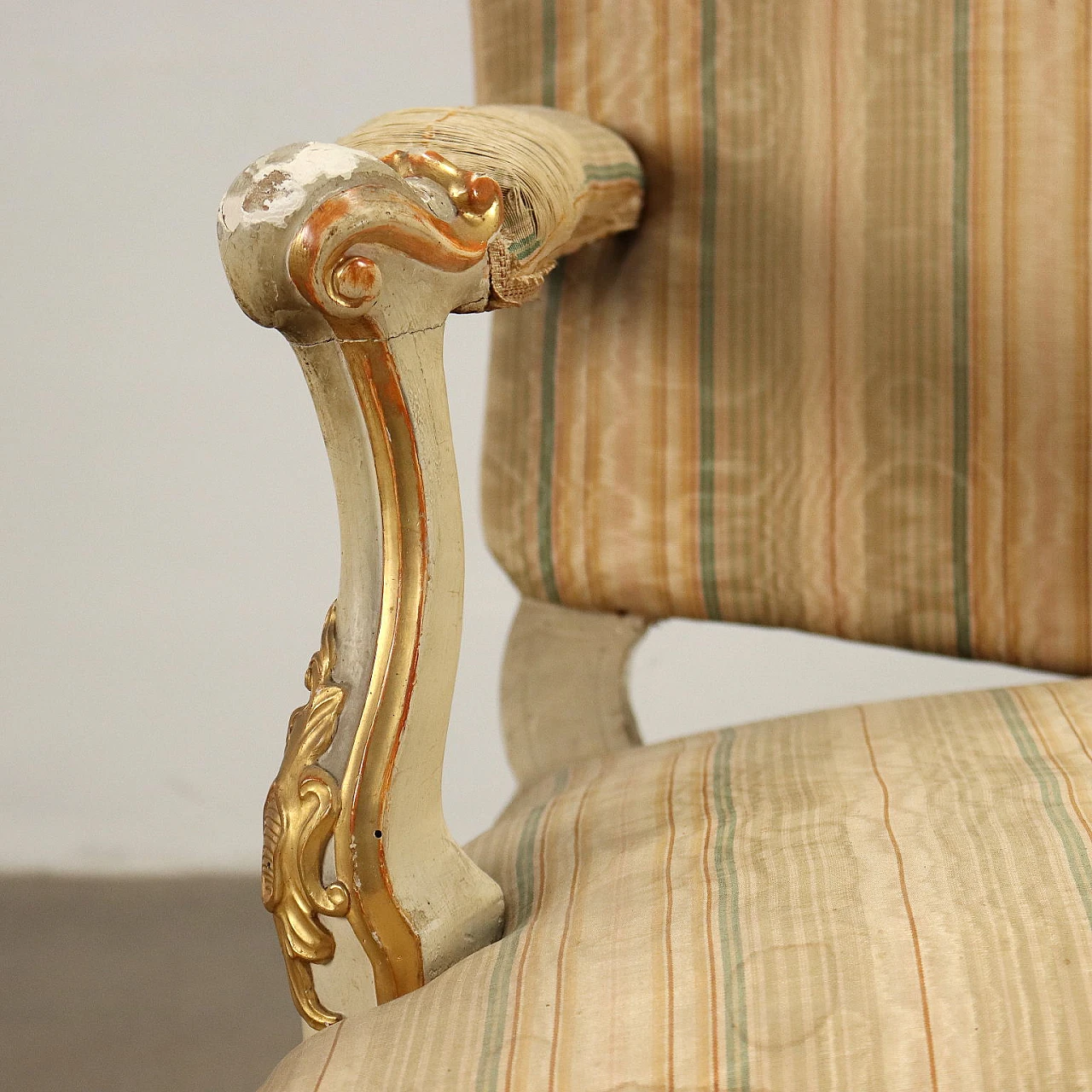 Poltrona imbottita in stile eclettico in legno, '800 5