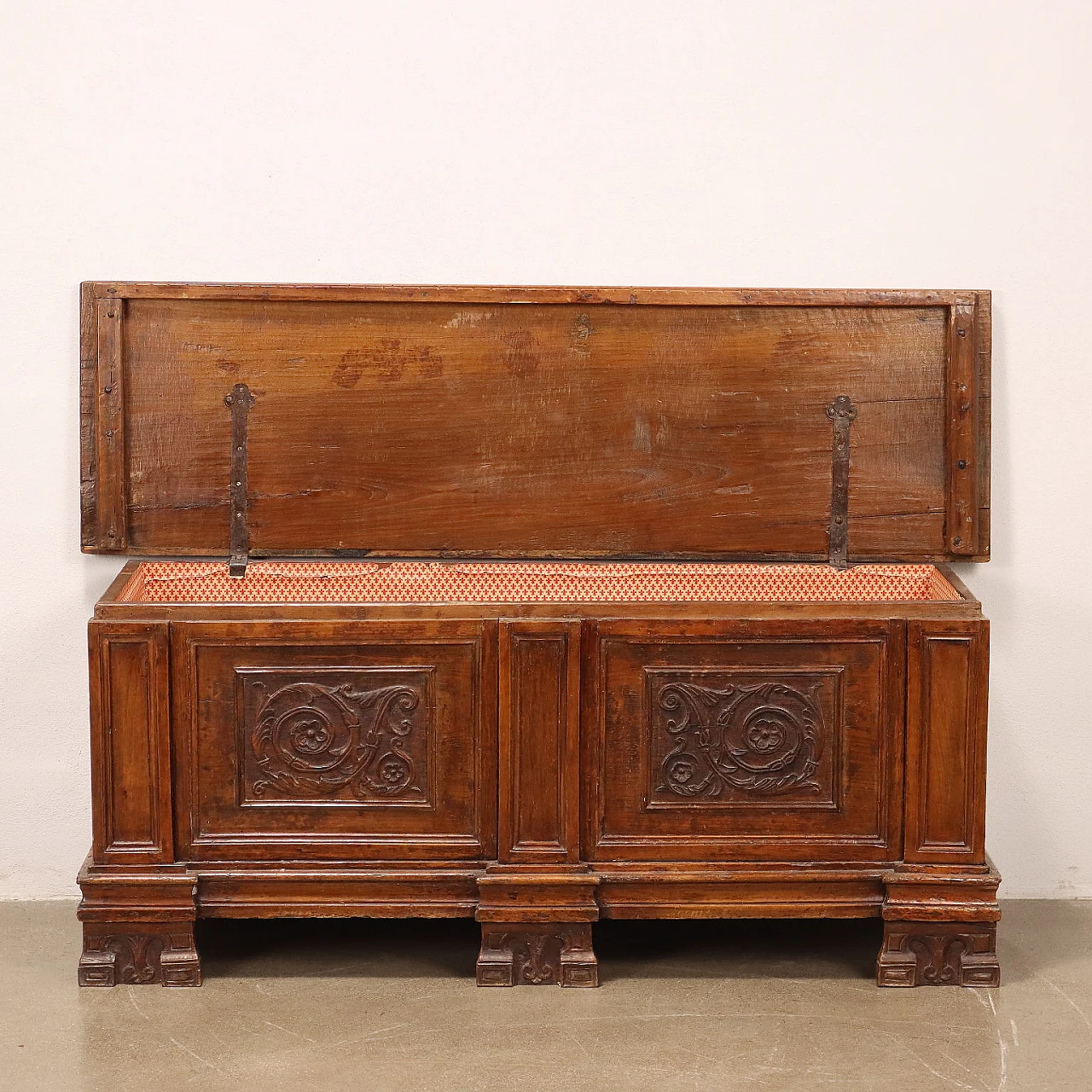 Walnut chest carved with phytomorphic motifs, 18th century 4