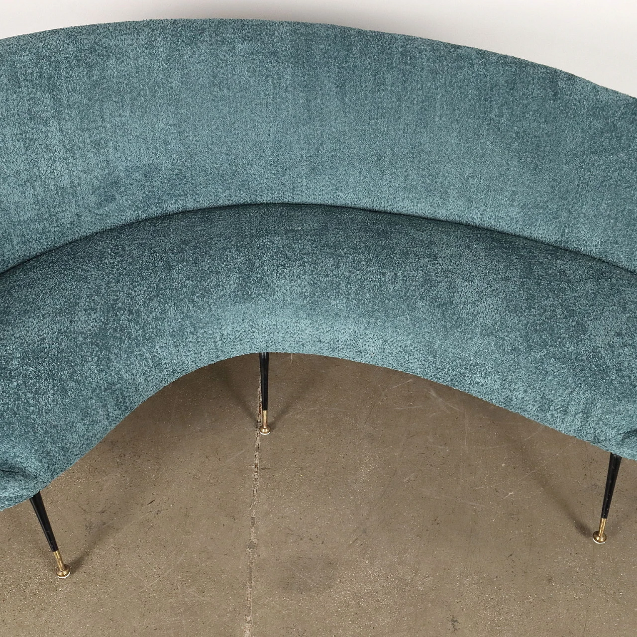 Divano a fagiolo in tessuto bouclè con gambe in metallo, anni '60 5