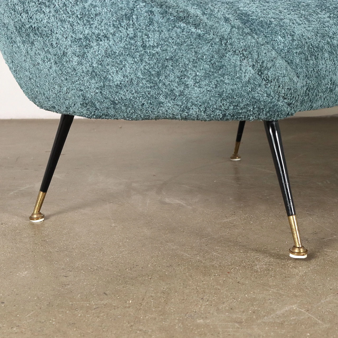 Divano a fagiolo in tessuto bouclè con gambe in metallo, anni '60 6