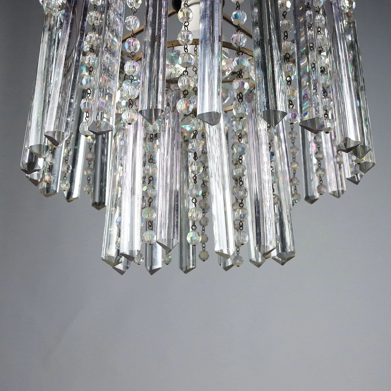 Pair of chandeliers with crystal pendants and glass beads 7