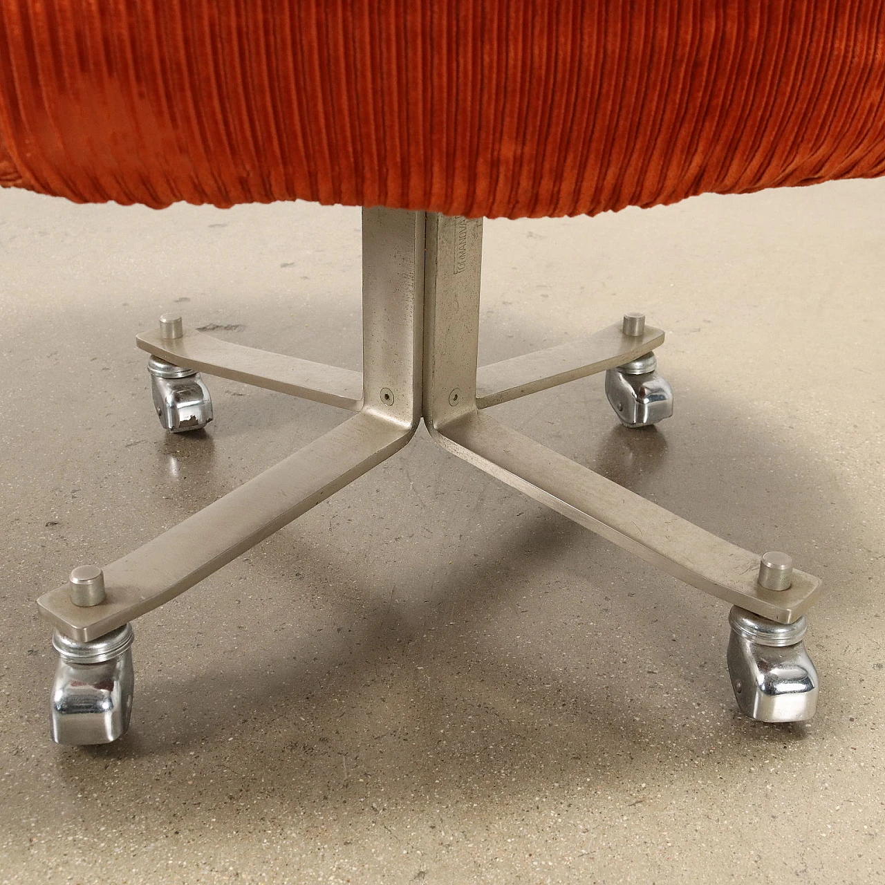 4 Dolly armchairs in velvet by G. Moscatelli for Formanova, 1970s 7