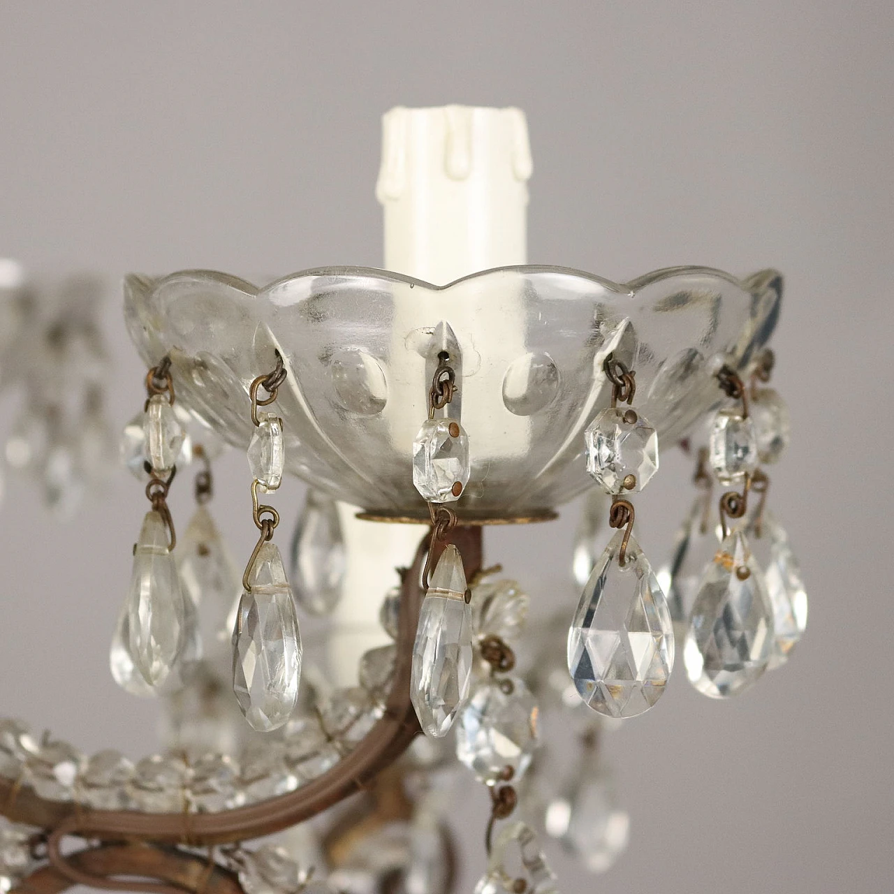 Lampadario a otto luci in metallo e vetro 8