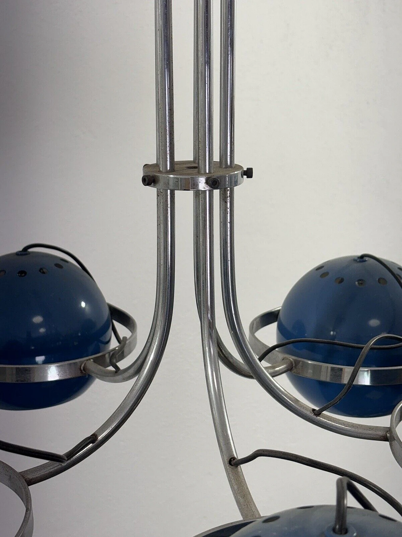 Space Age five-light blue enameled metal chandelier, 1970s 6