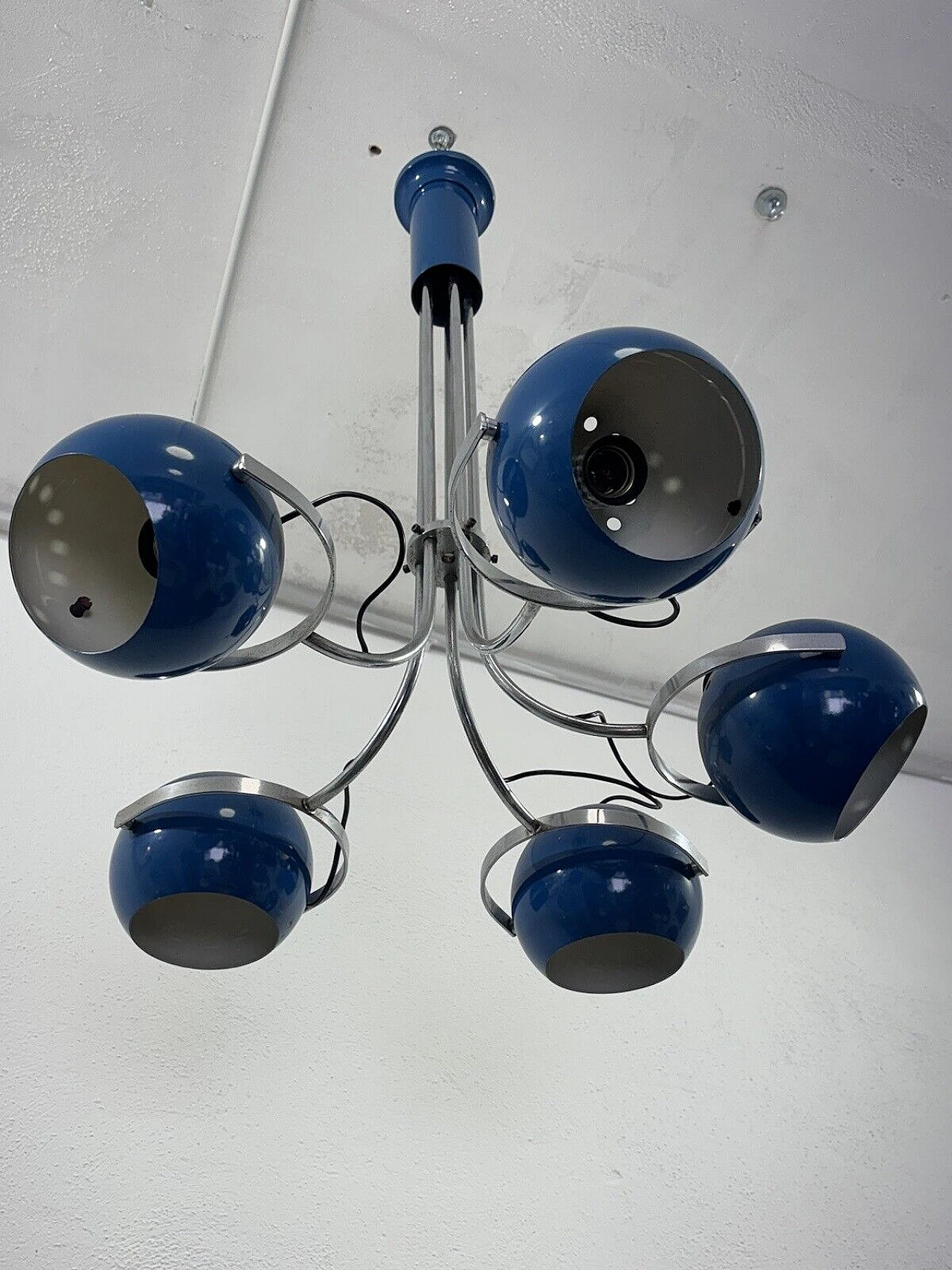 Space Age five-light blue enameled metal chandelier, 1970s 11