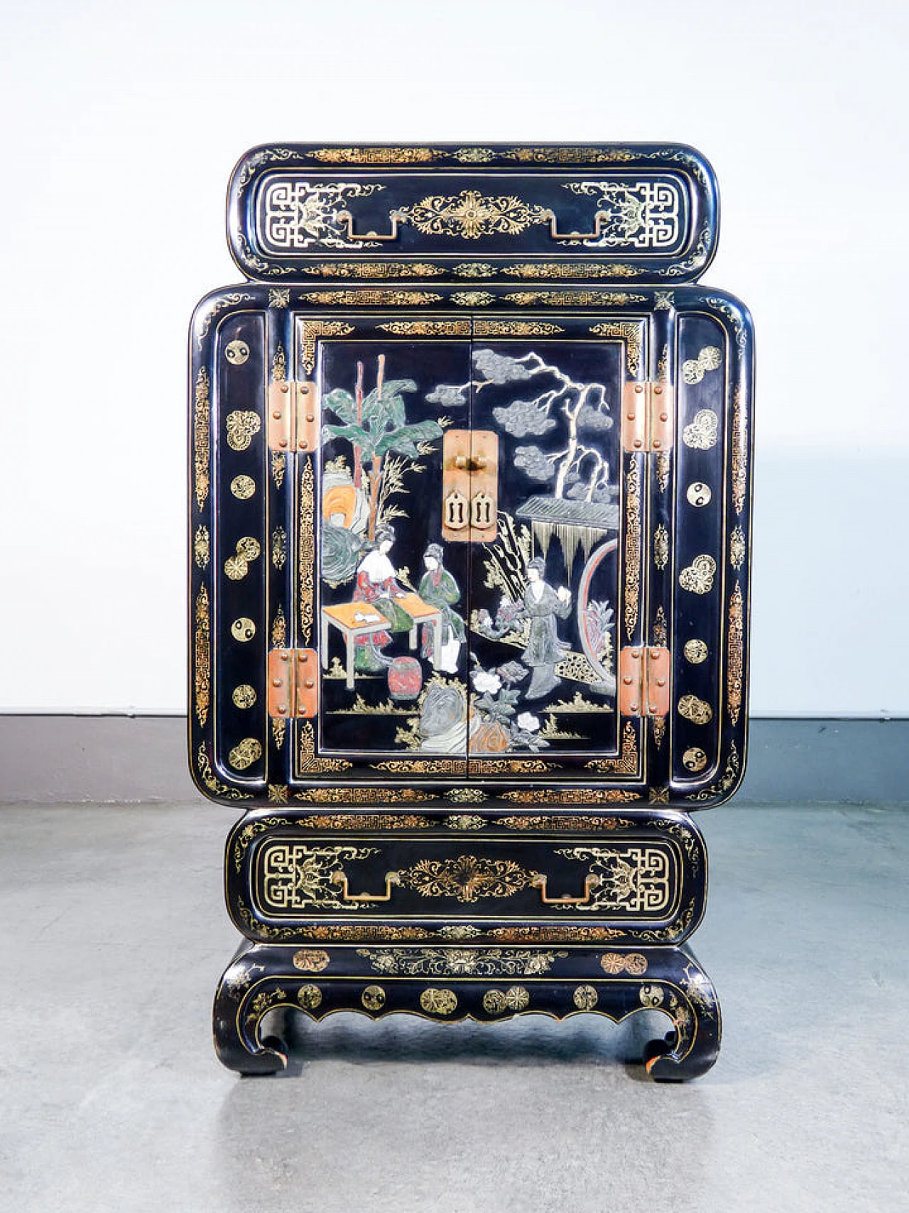 Chinese lacquered, painted and inlaid wood sideboard 3