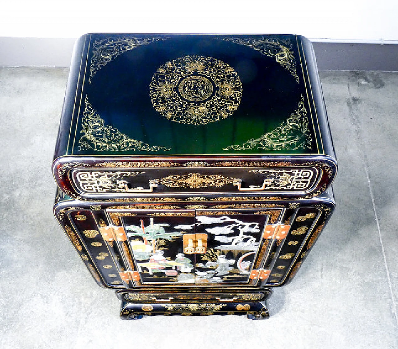 Chinese lacquered, painted and inlaid wood sideboard 8