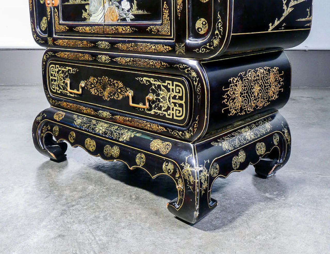 Chinese lacquered, painted and inlaid wood sideboard 18