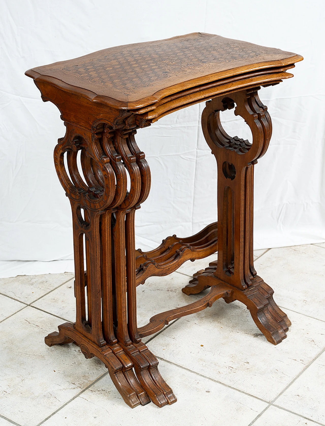 4 Napoleon III walnut side tables with geometric inlays, 19th century 6