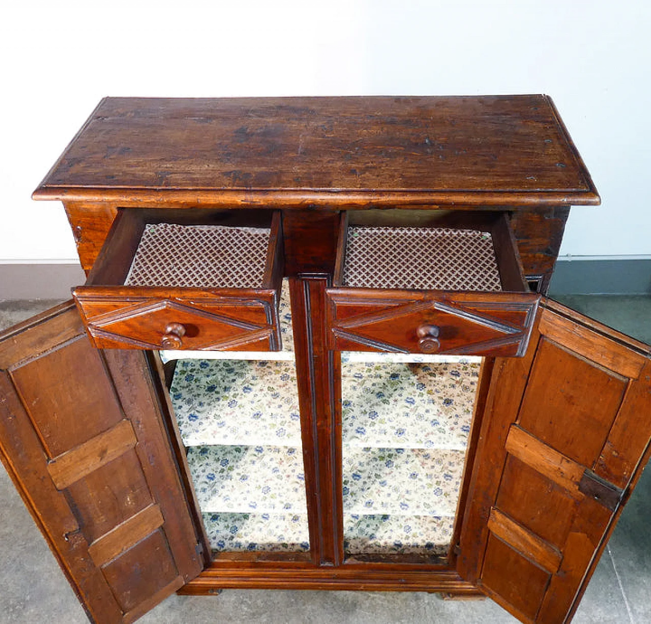 Piedmontese solid poplar wardrobe, early 19th century 6