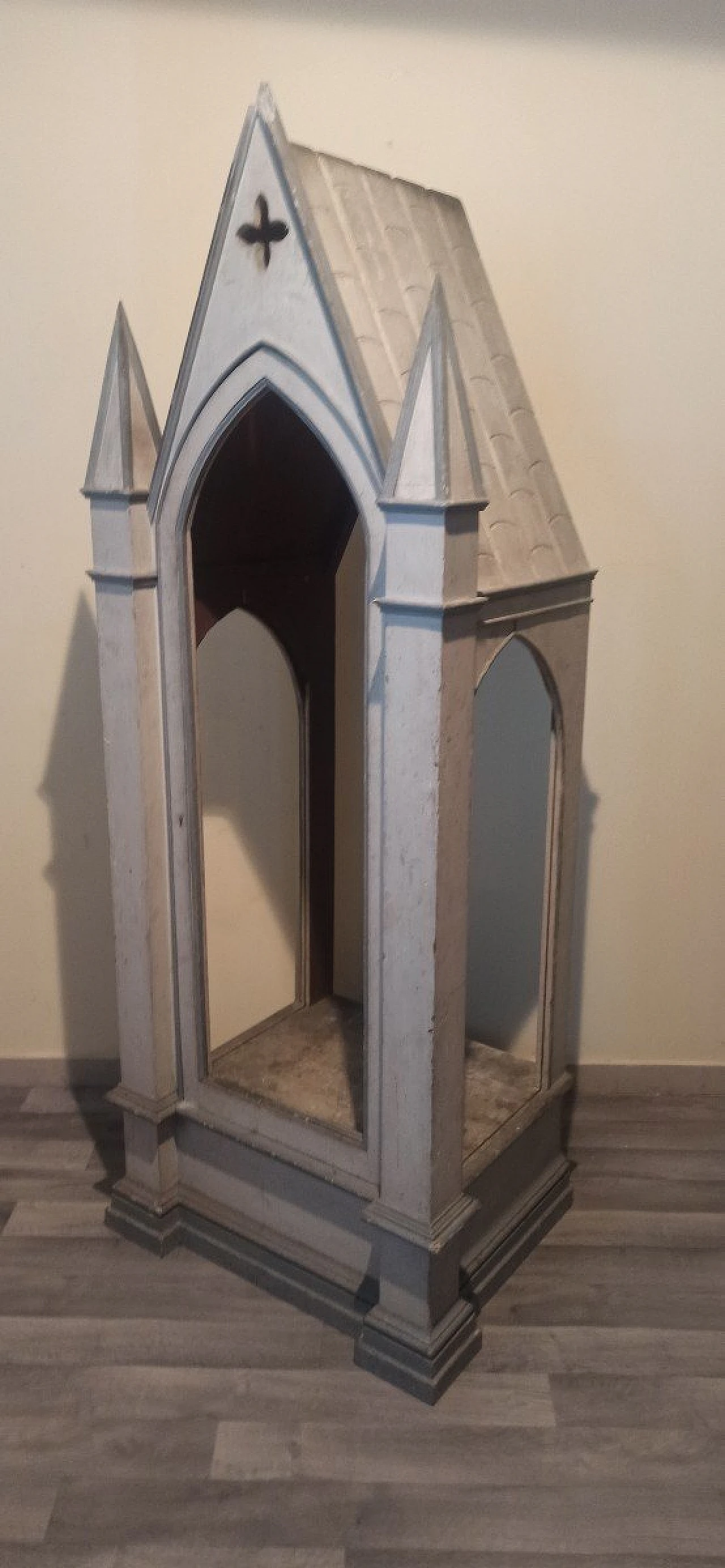 Neo-Gothic painted wood tabernacle confessional showcase, 19th century 1