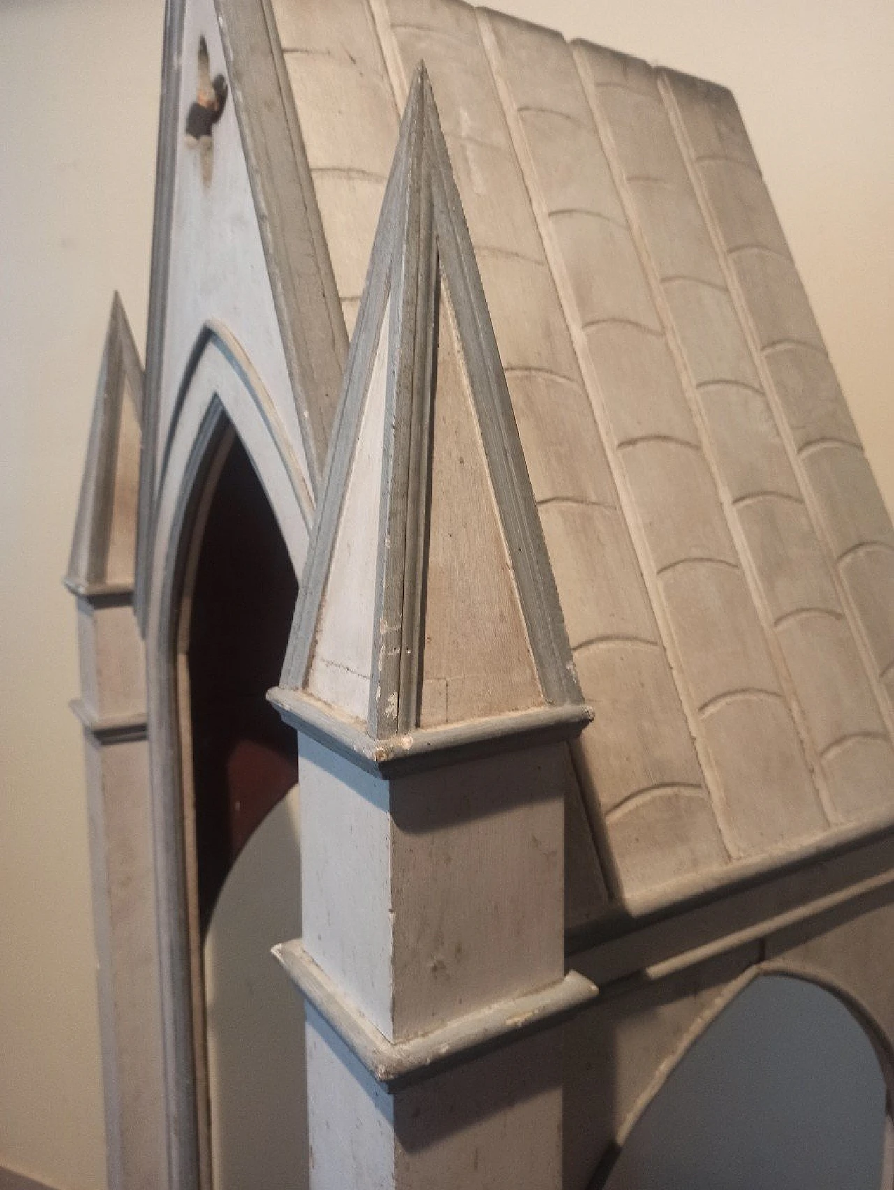 Neo-Gothic painted wood tabernacle confessional showcase, 19th century 8
