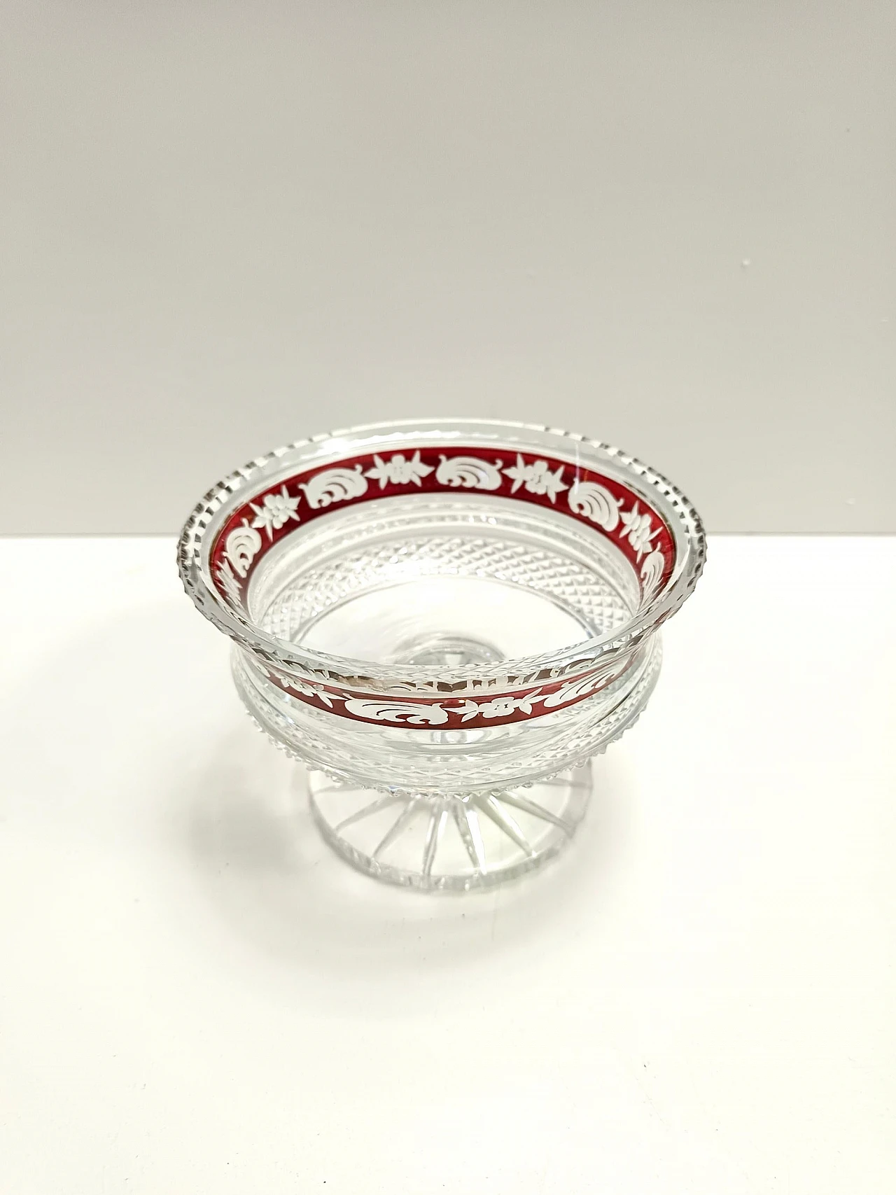 Transparent and red crystal centrepiece, 1960s 5
