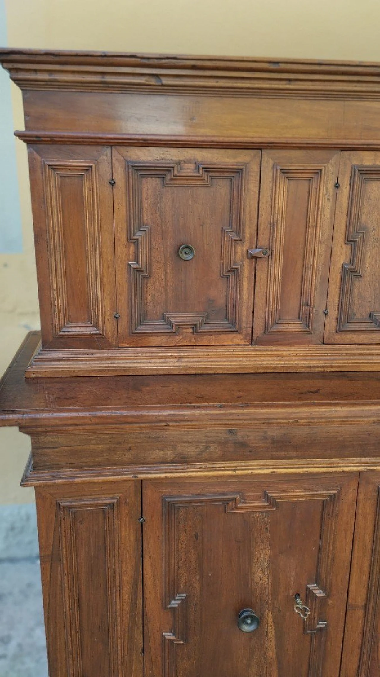 Credenza da sacrestia in massello di noce, '800 5