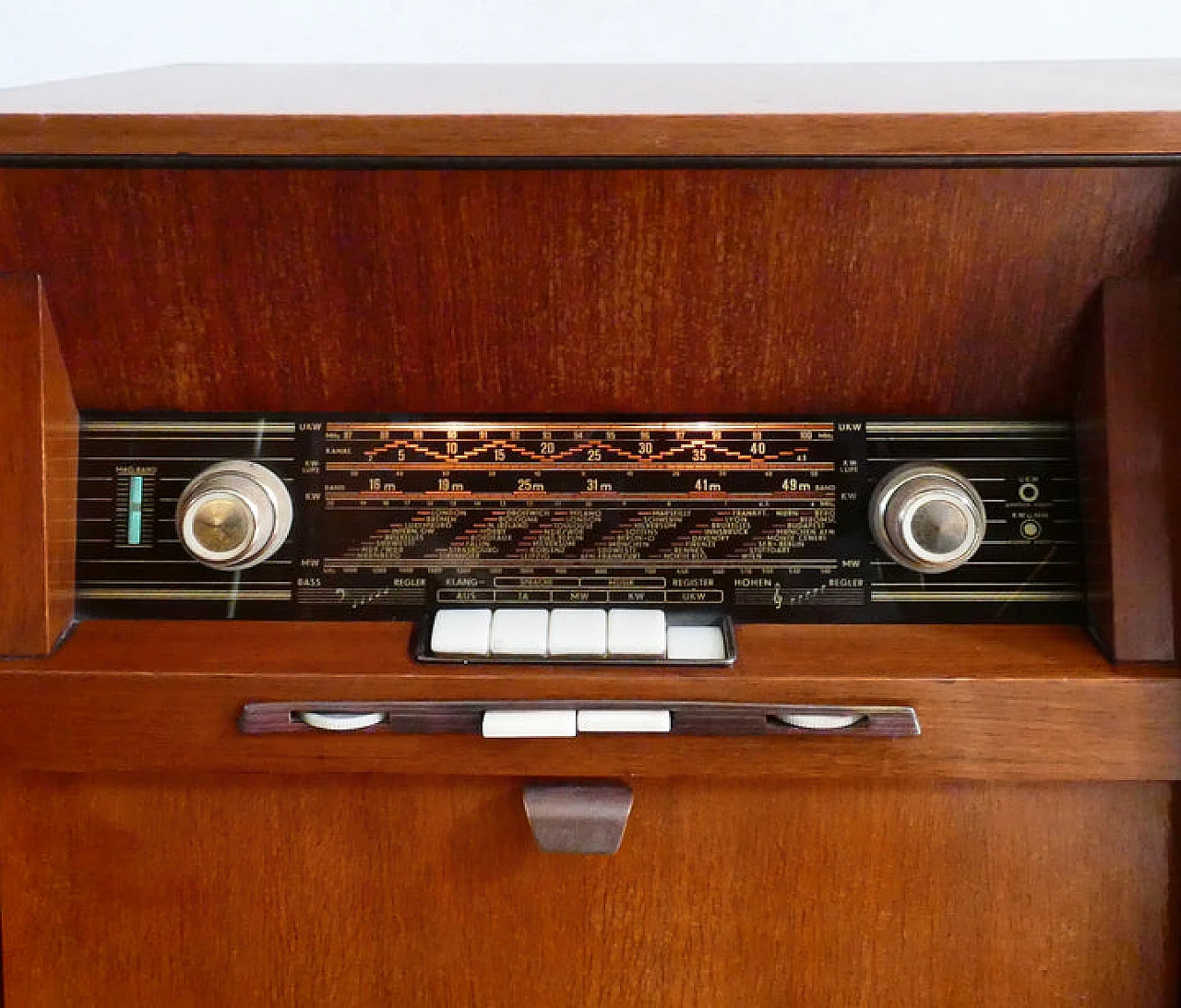 Wega 224 radio cabinet with turntable, 1960s 10