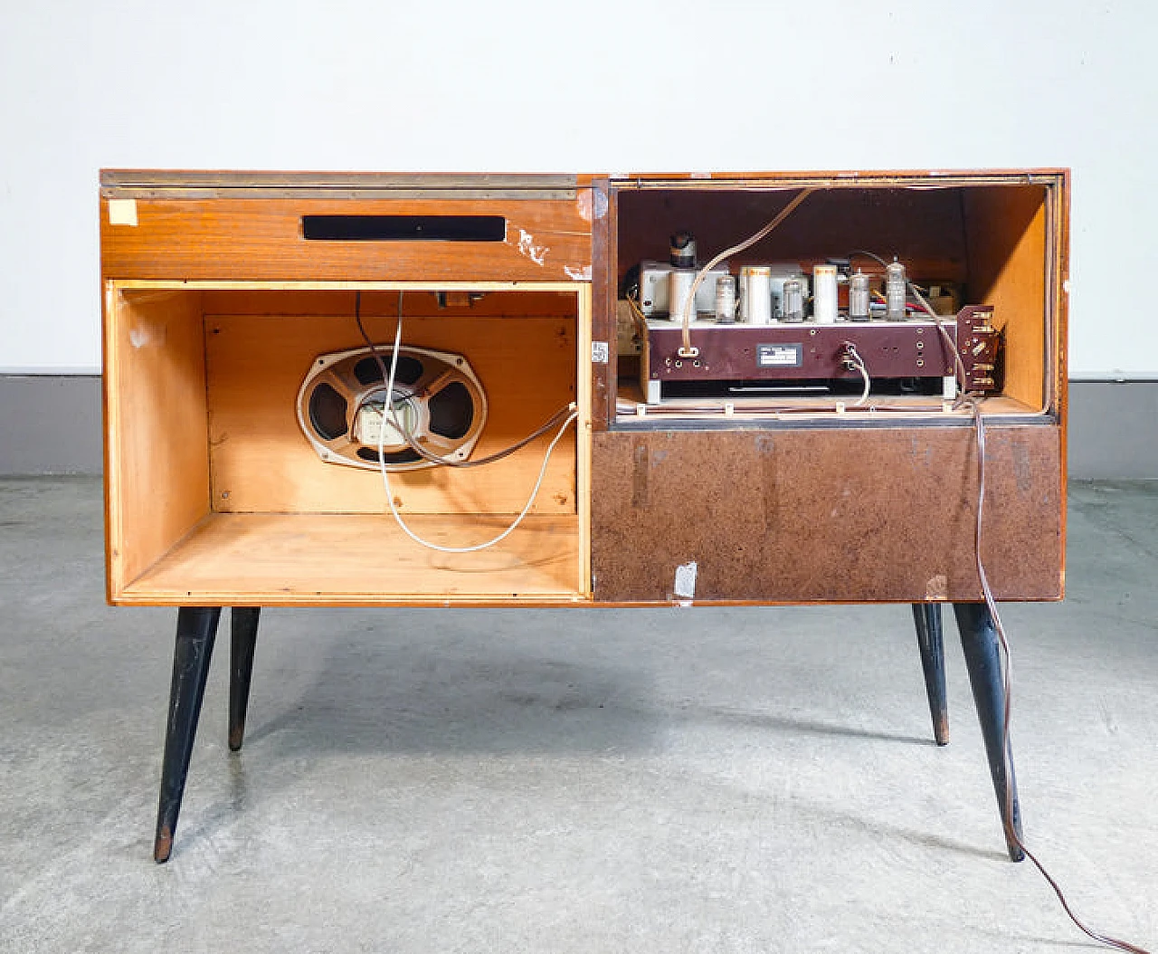 Wega 224 radio cabinet with turntable, 1960s 15