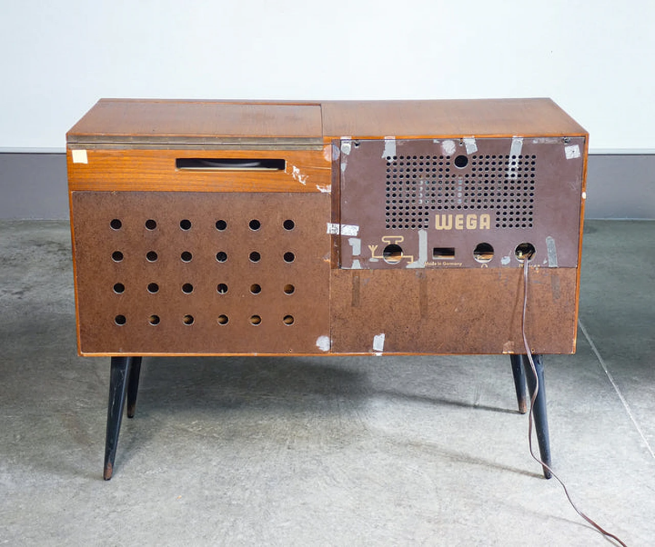 Mobile radio con giradischi Wega 224, anni '60 19