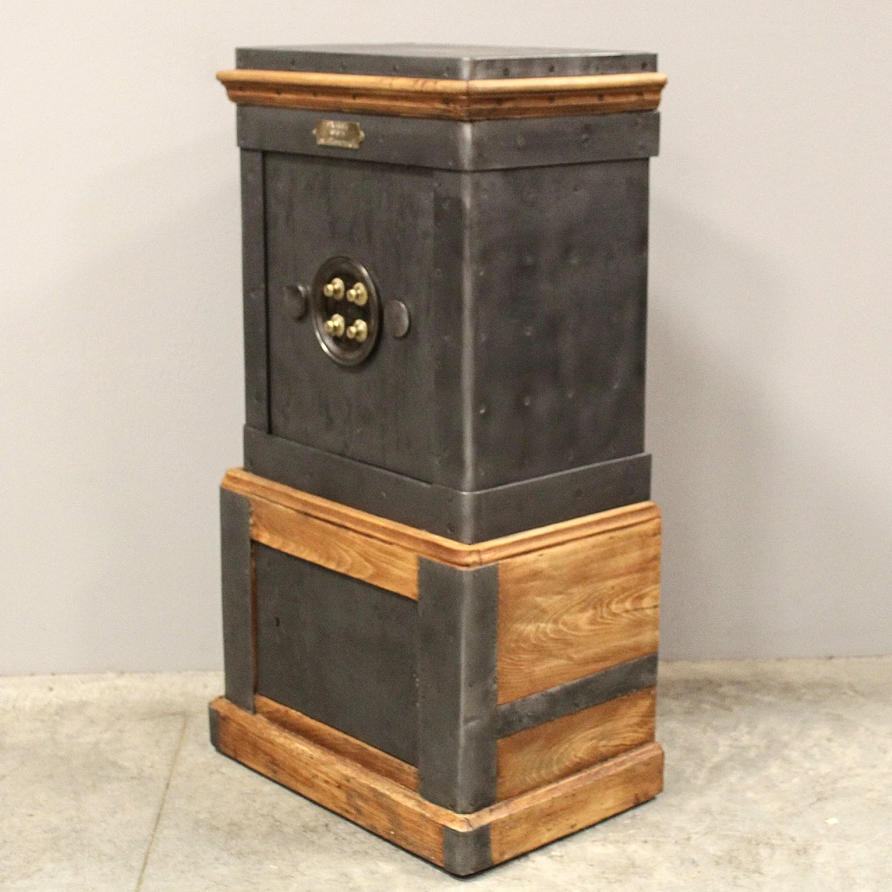 Iron and wood safe, late 19th century 11