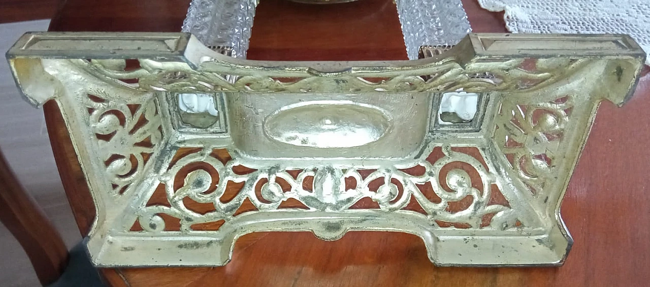 Orologio da tavolo in bronzo e cristallo con decorazioni, anni '40 12