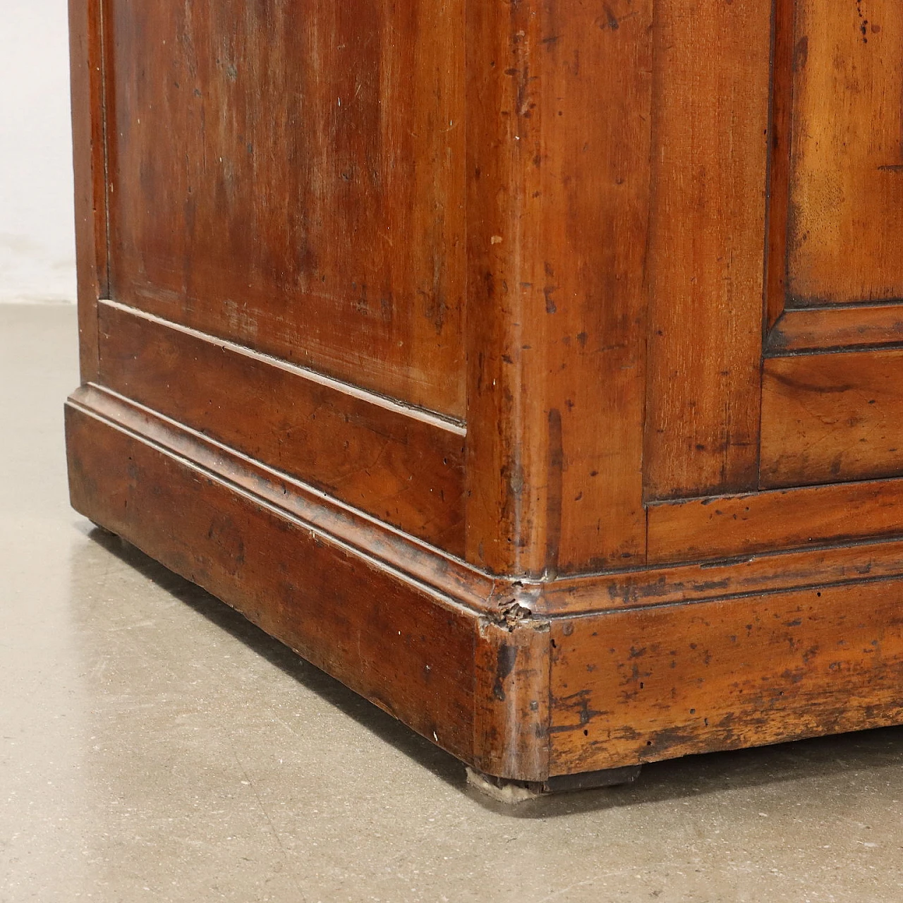 Mahogany bookcase with glass and wood doors, 19th century 10