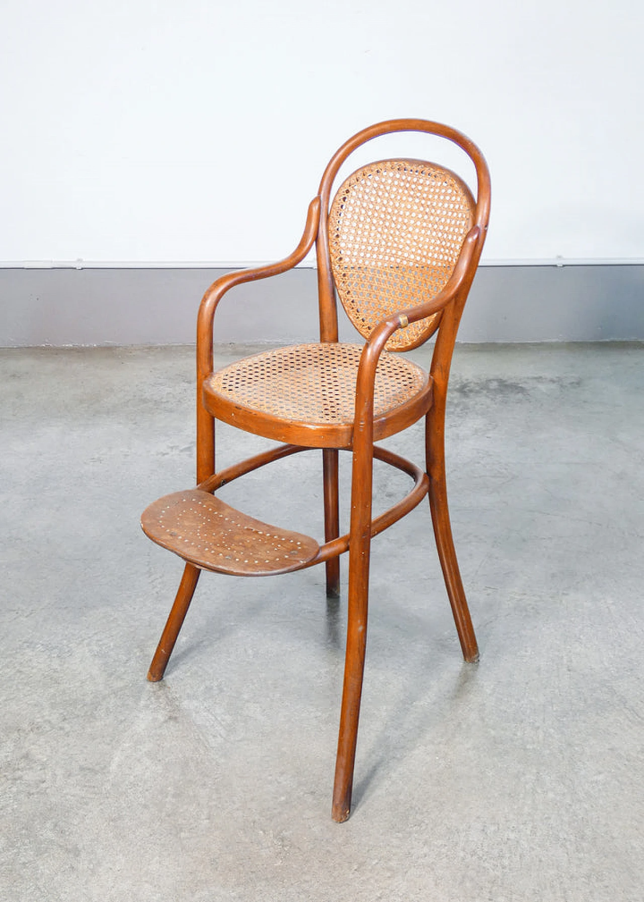 Bent beech and Vienna straw high chair by Thonet, 19th century 1