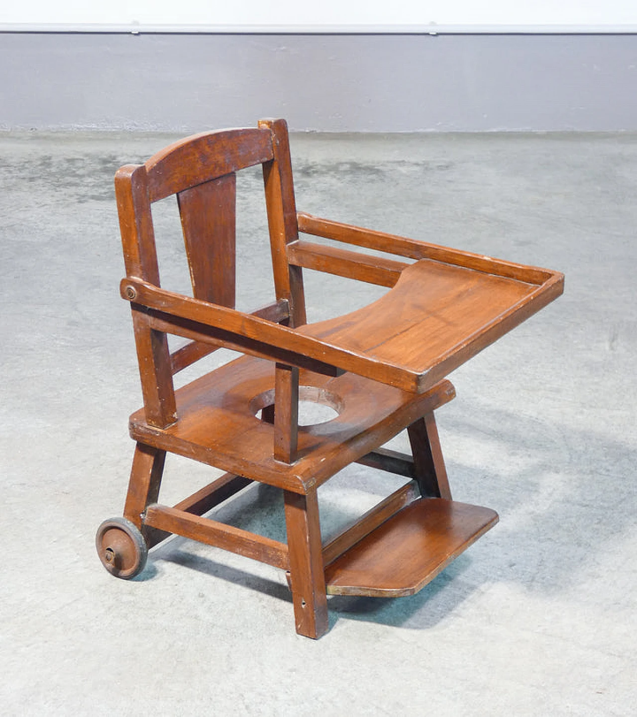 Walnut adjustable high chair/potty, 19th century 1