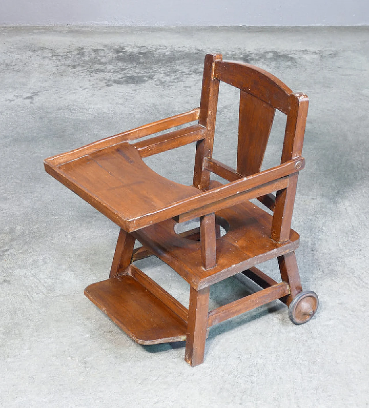 Walnut adjustable high chair/potty, 19th century 3