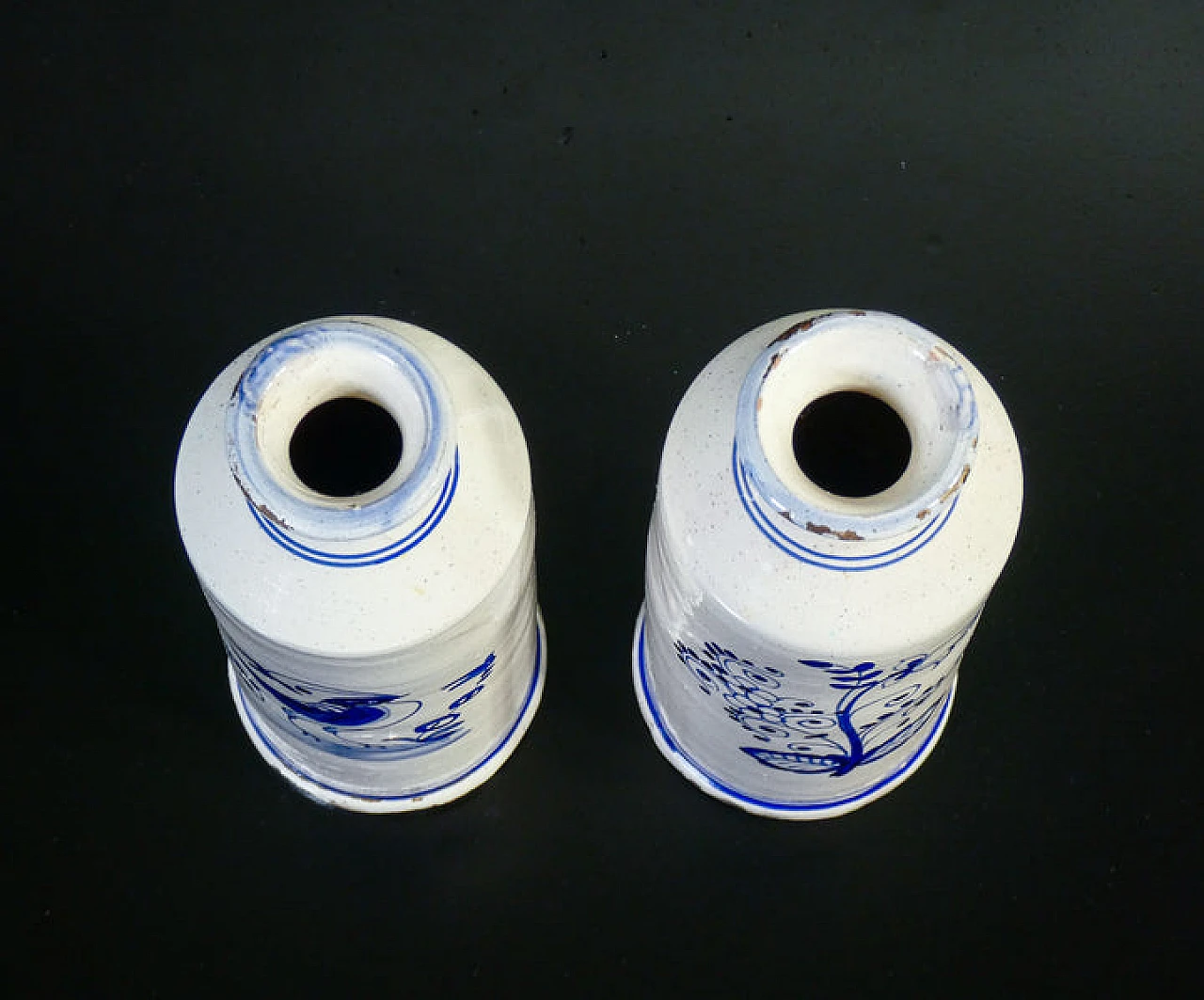 Coppia di vasi in maiolica smaltata e dipinta, '800 7