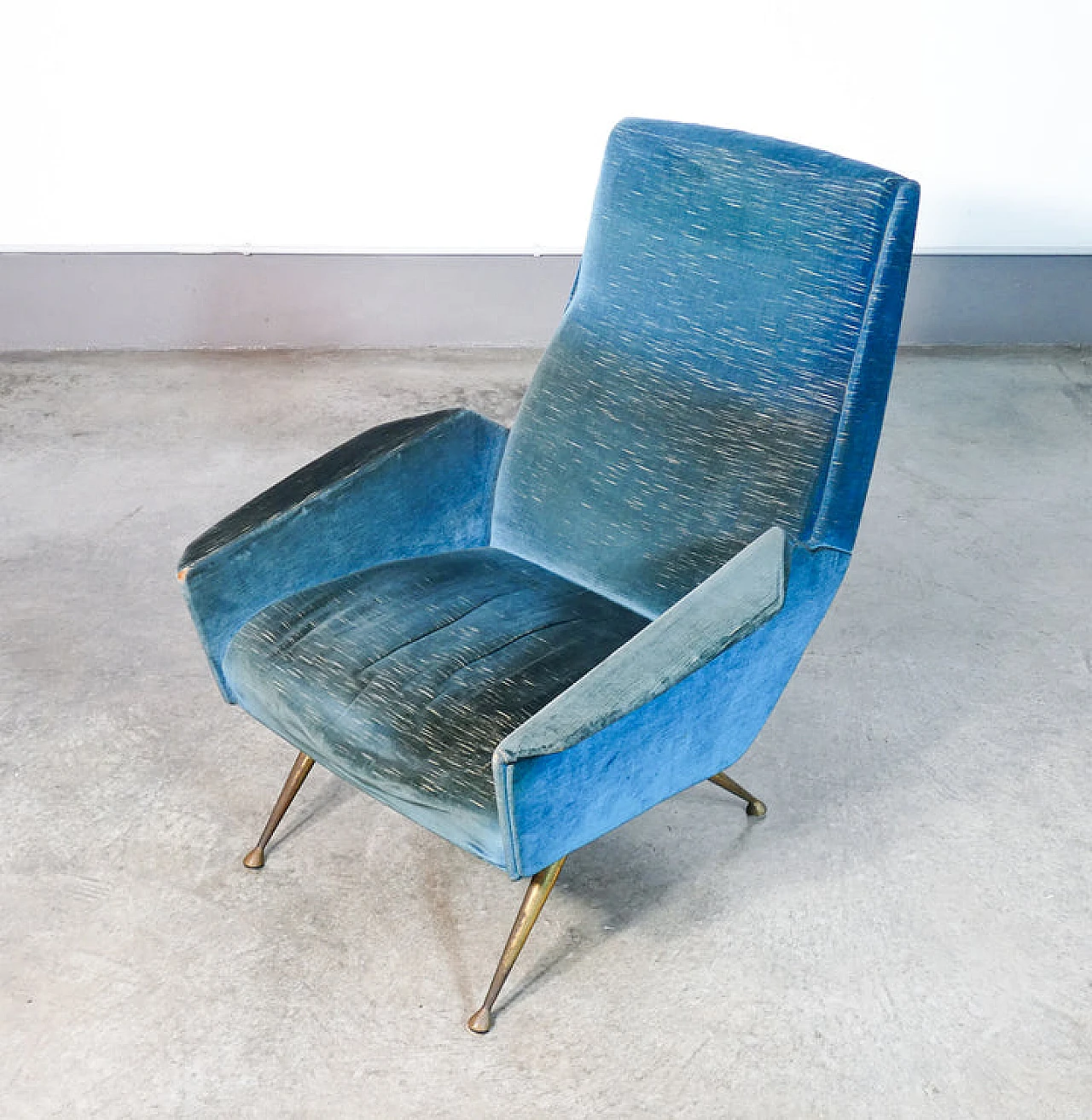 Blue velvet armchair, 1940s 3