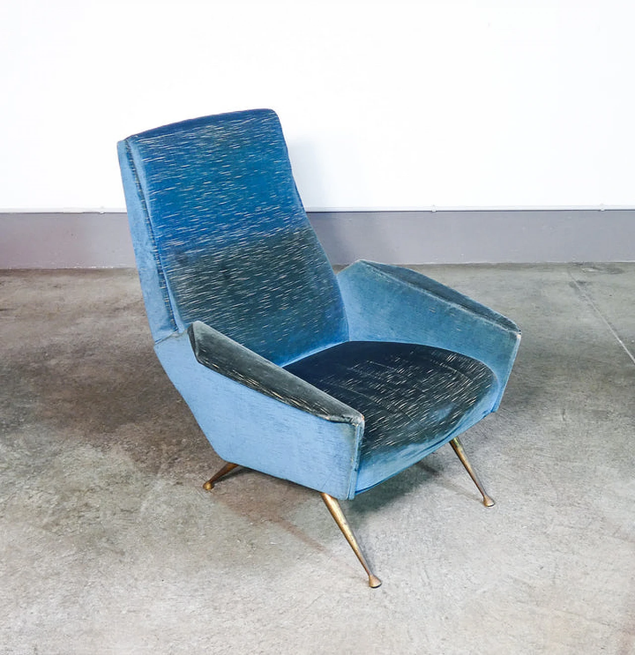Blue velvet armchair, 1940s 4