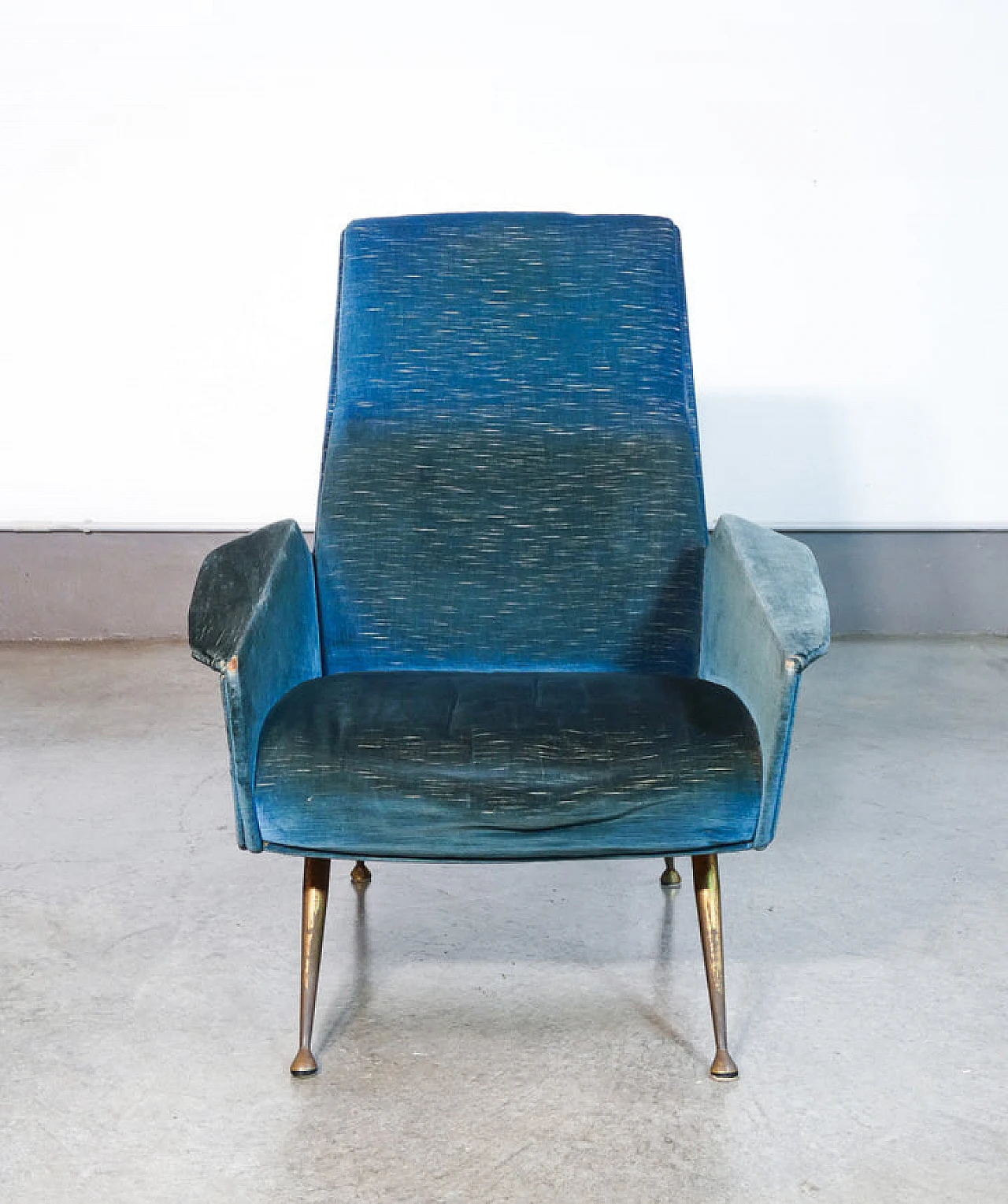 Blue velvet armchair, 1940s 10