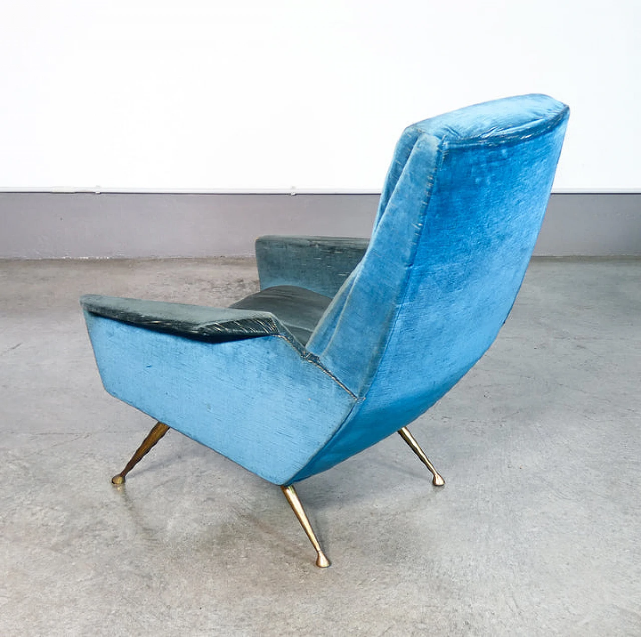 Blue velvet armchair, 1940s 13