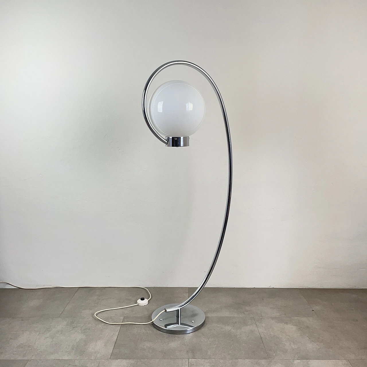 Floor lamp made of chrome-plated metal and opaline glass, 1970s 2