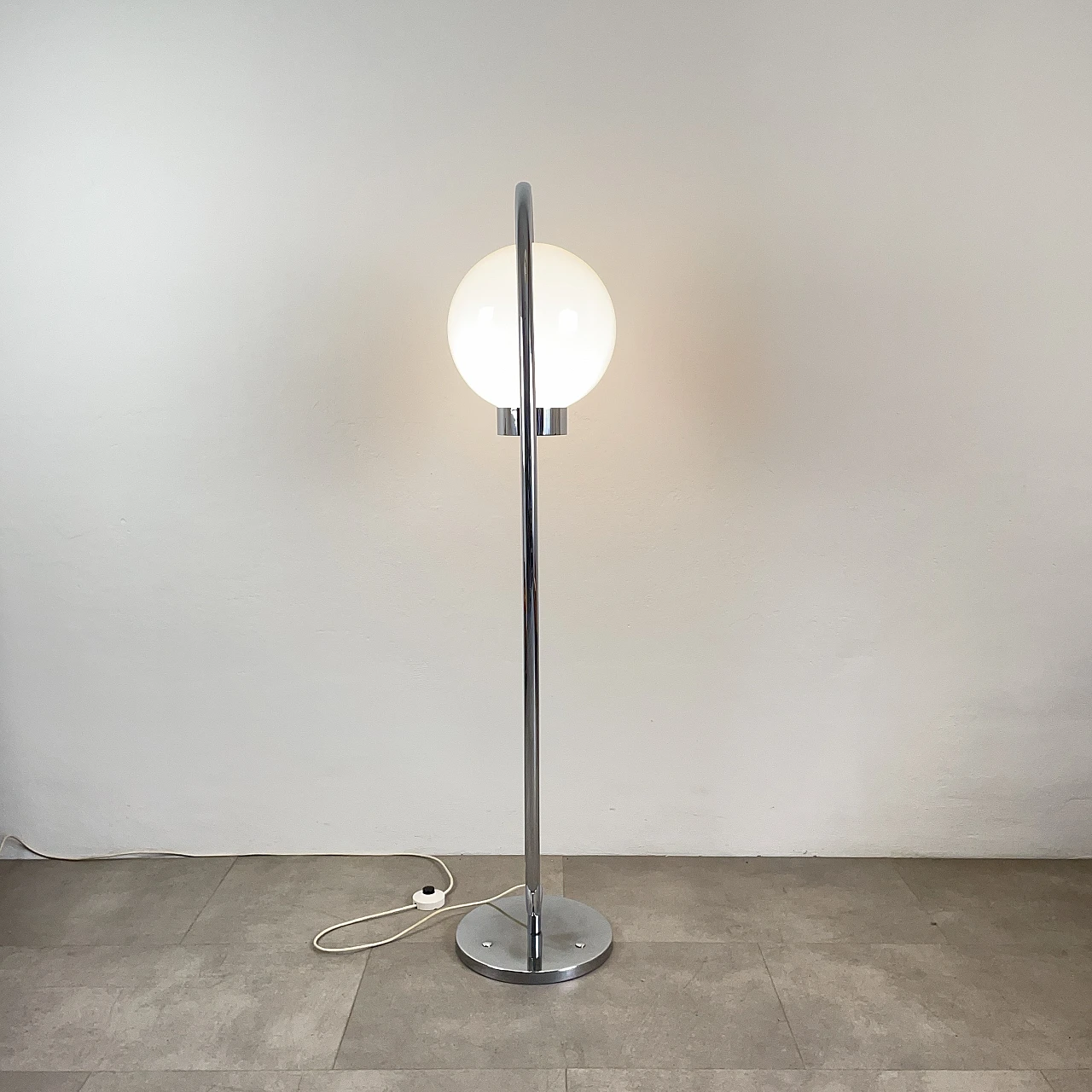 Floor lamp made of chrome-plated metal and opaline glass, 1970s 4