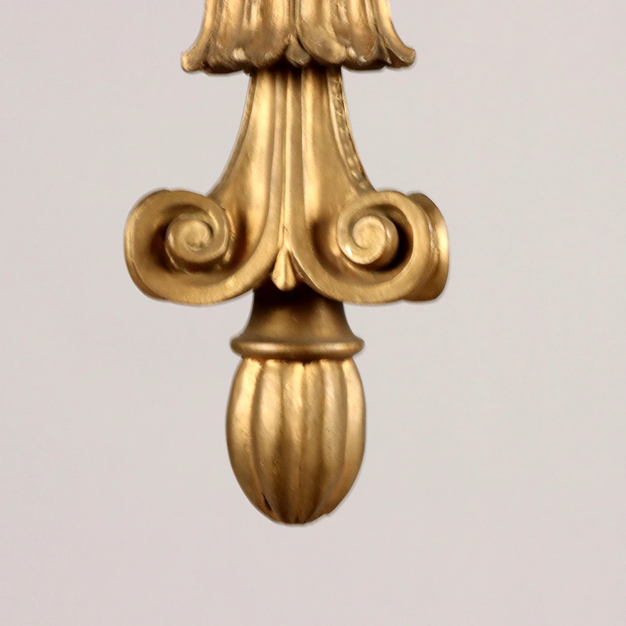 Lampadario stile Neoclassico a otto luci in legno intagliato e dorato 7