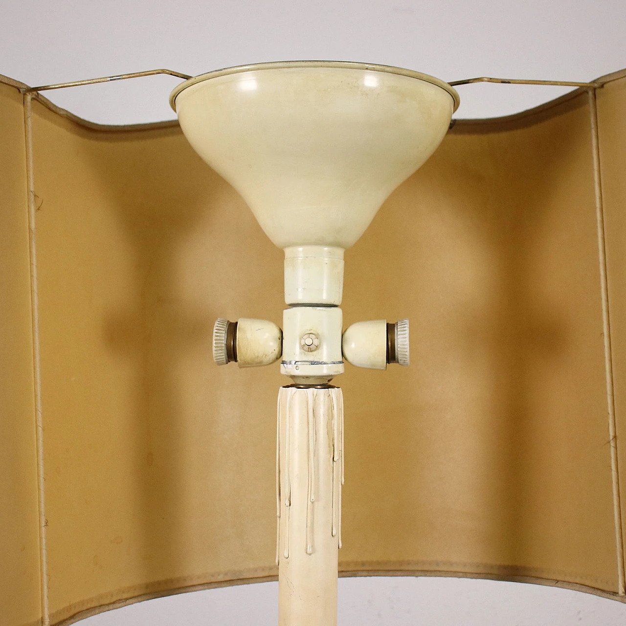 Carved wood and metal floor lamp 4