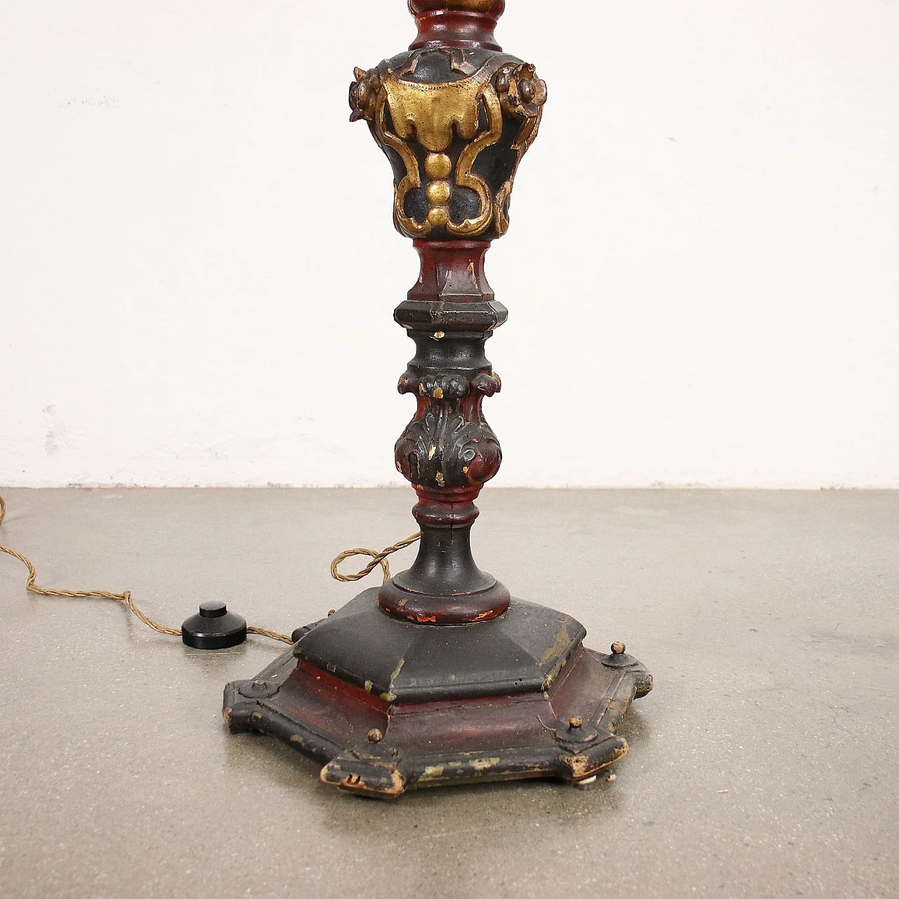 Carved wood and metal floor lamp 7