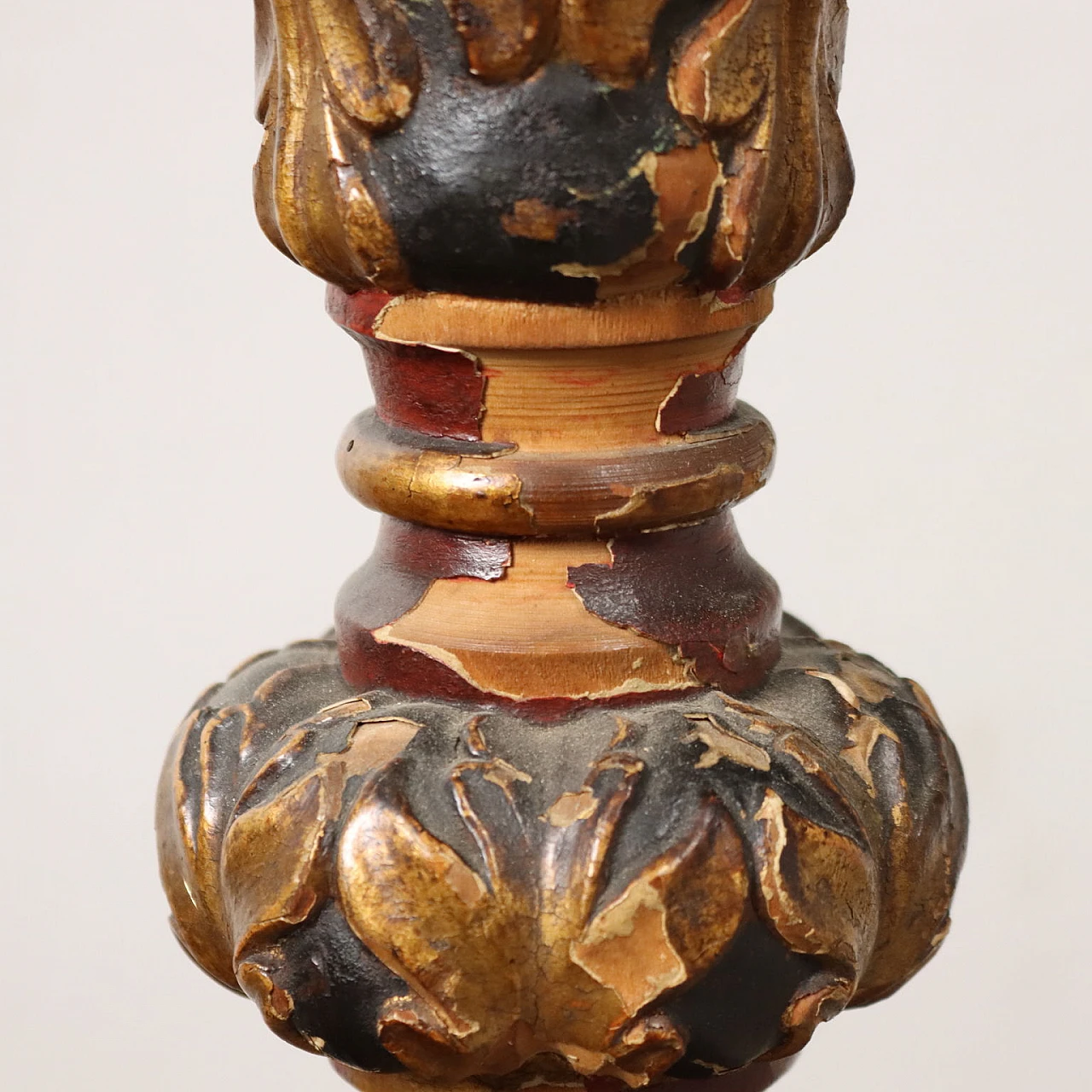 Carved wood and metal floor lamp 9