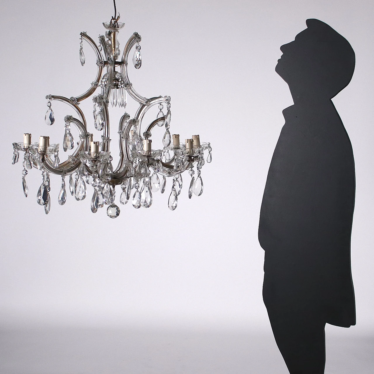 Maria Theresa style ten-light chandelier with glass pendants 2