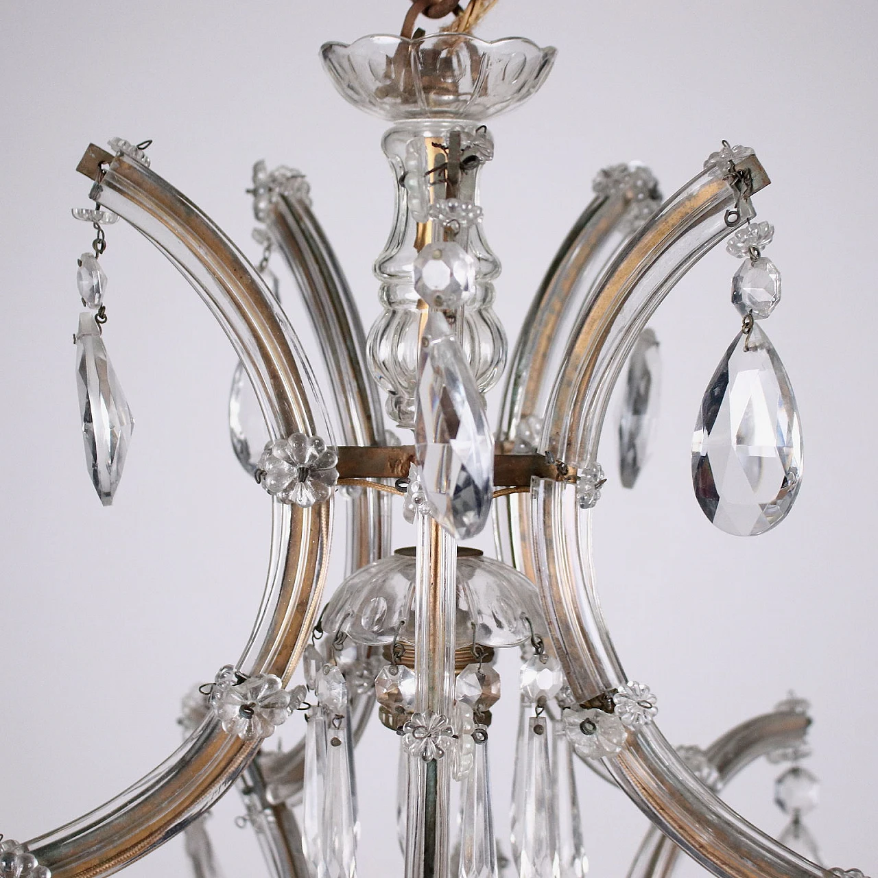 Maria Theresa style ten-light chandelier with glass pendants 3