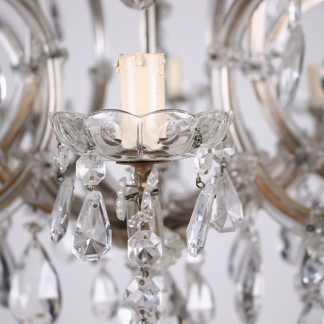 Maria Theresa style ten-light chandelier with glass pendants 4
