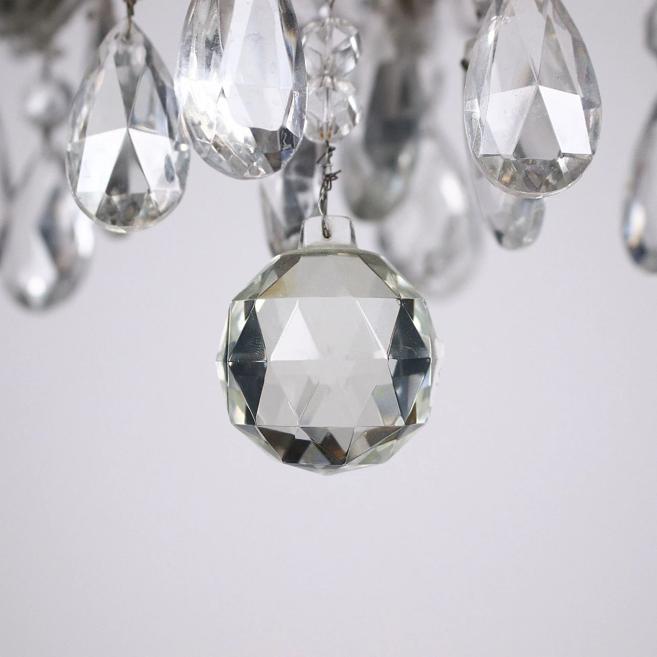 Maria Theresa style ten-light chandelier with glass pendants 6